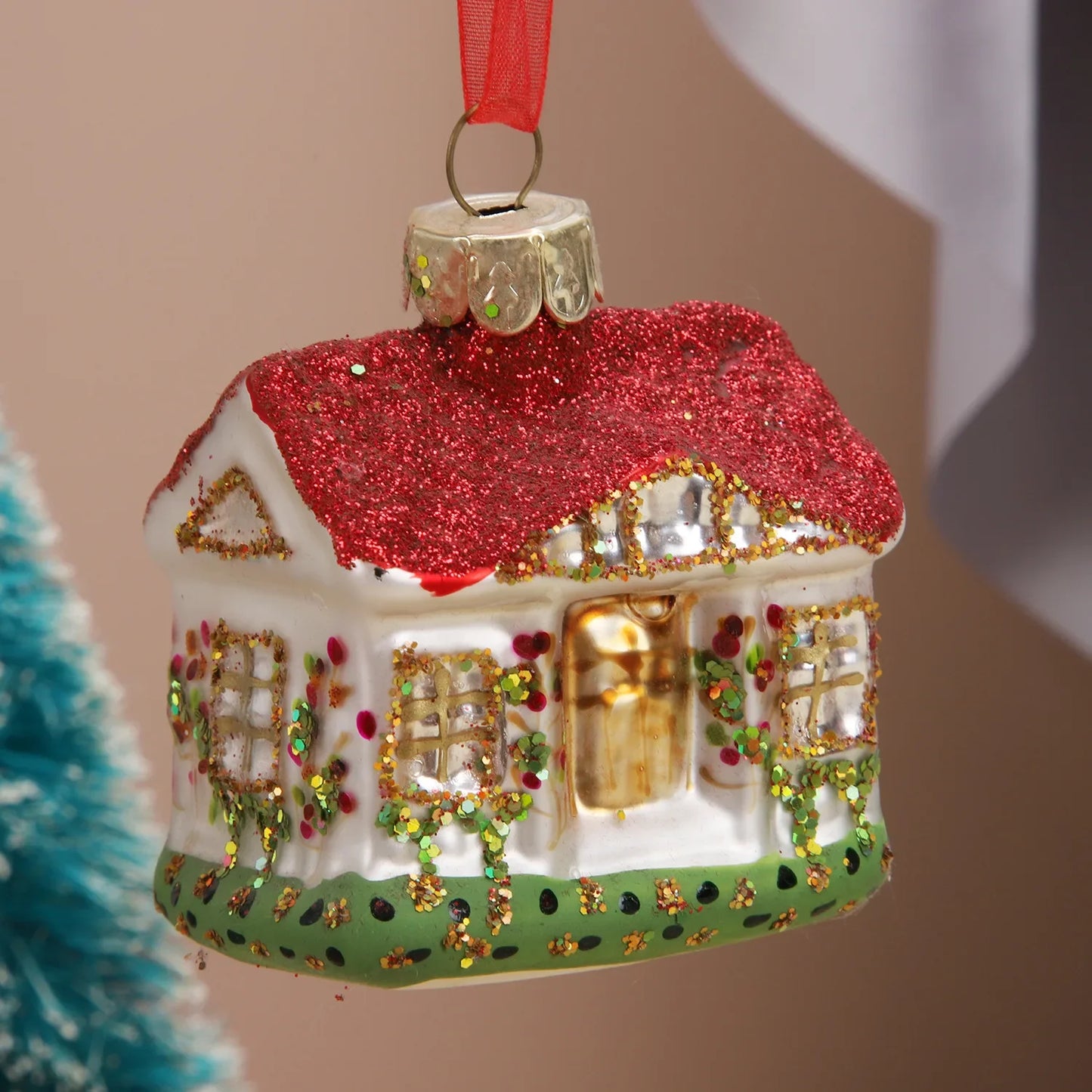 Kalėdų namų dekoracijos - Kalėdiniai ornamentai ir dovanos Naujųjų Metų šventei