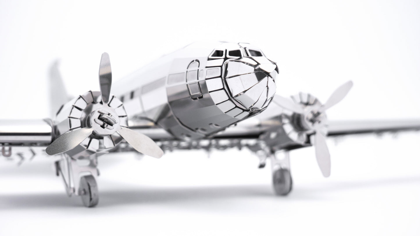 Remarkable Douglas DC-3 – metalinis konstruktorius