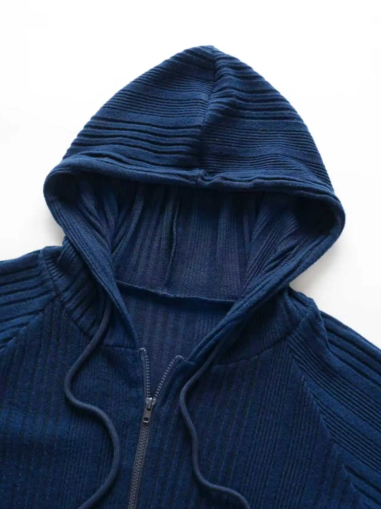 Moterų Trumpa Striukė Didelių Dydžių - Rudens-Žiemos Striukė su Gobtuvu ir Užtrauktuku