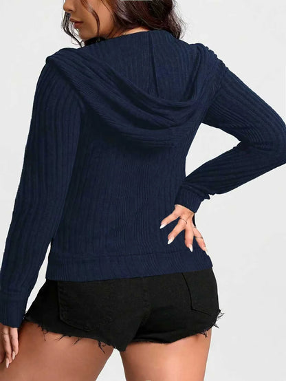 Moterų Trumpa Striukė Didelių Dydžių - Rudens-Žiemos Striukė su Gobtuvu ir Užtrauktuku