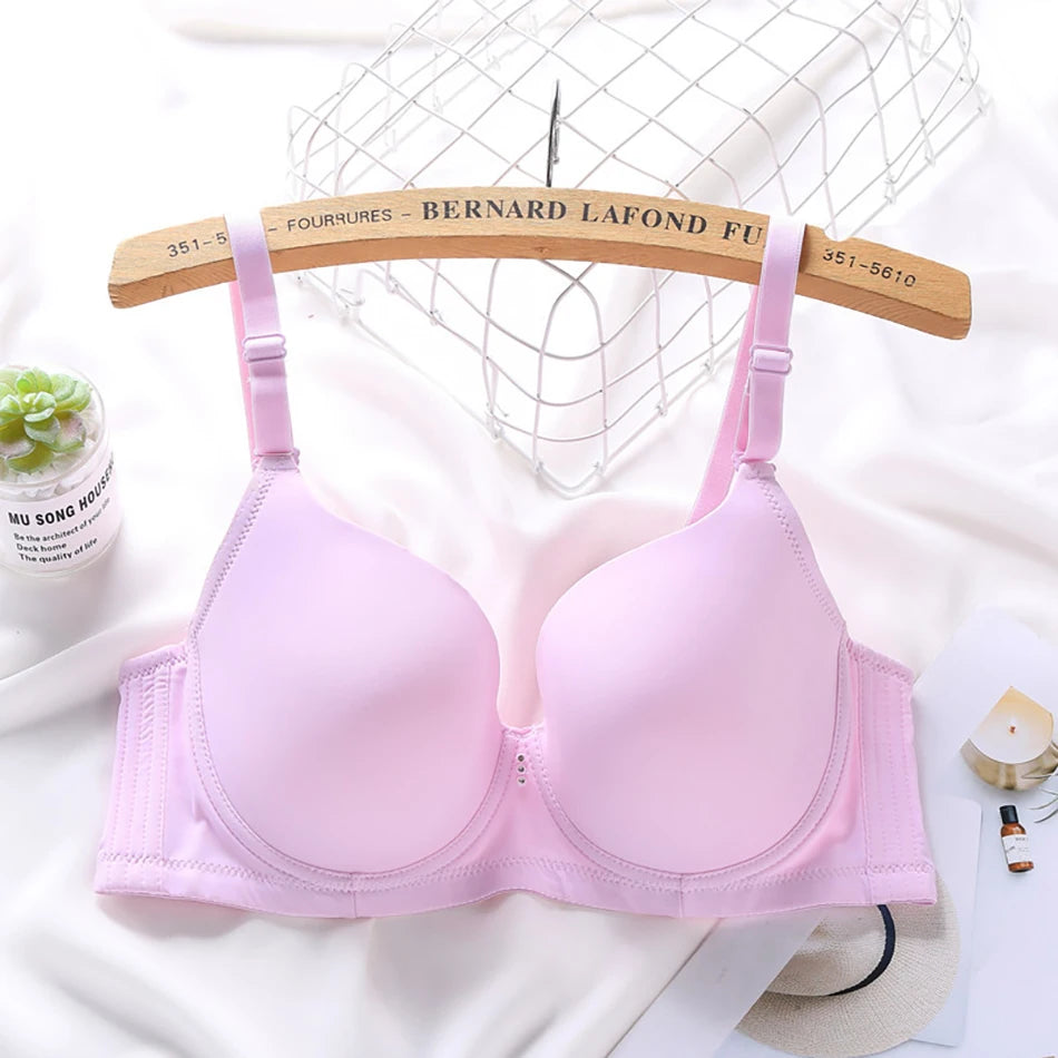 Moteriška Liemenėlė su Kauliukais - Ultra Patogi su Reguliuojamomis Petnešomis ir Formuojančiais Puodeliukais